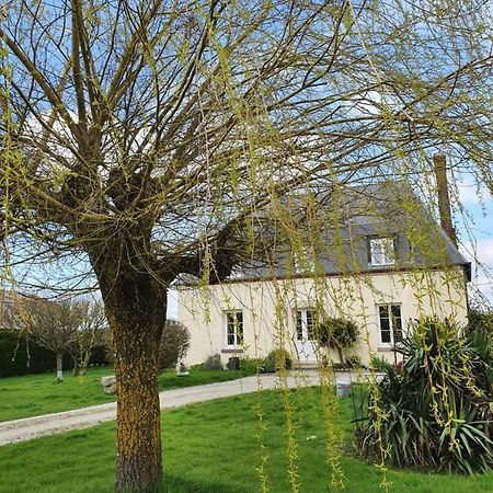 Au Petit Paradis Sainte-Gauburge-Sainte-Colombe 外观 照片