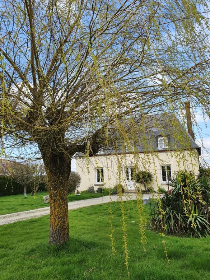 Au Petit Paradis Sainte-Gauburge-Sainte-Colombe 外观 照片
