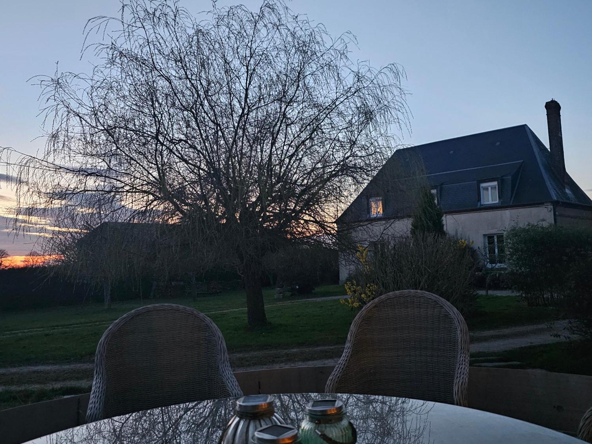 Au Petit Paradis Sainte-Gauburge-Sainte-Colombe 外观 照片